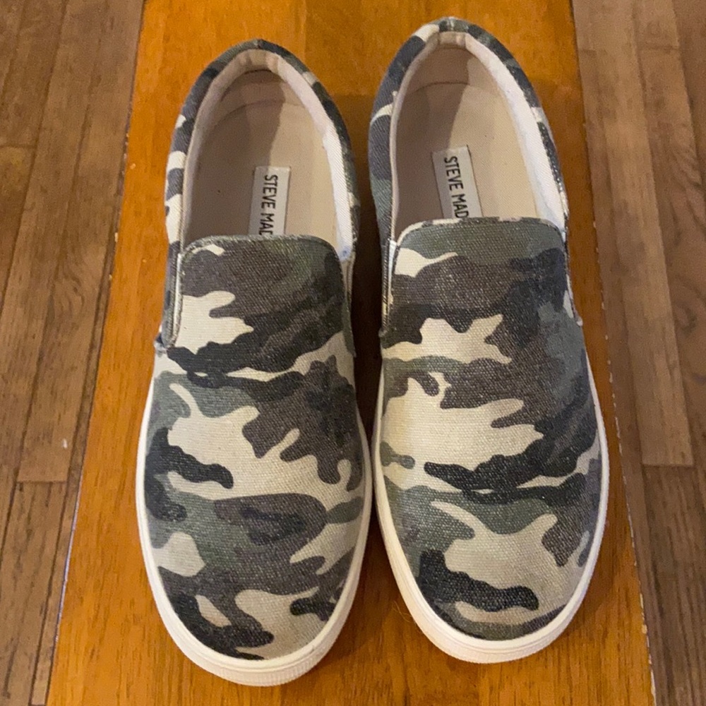 Ladies Steve Madden shoes